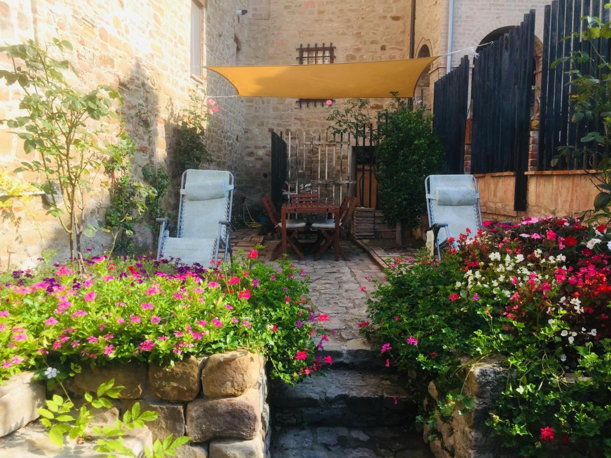 Est Locanda San Ginesio Exterior foto